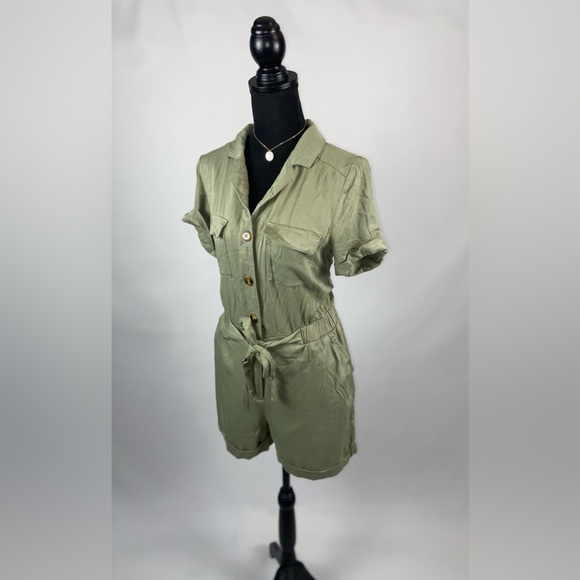 Romper Olive Green Medium Oasis with Pockets - Picture 2 of 10